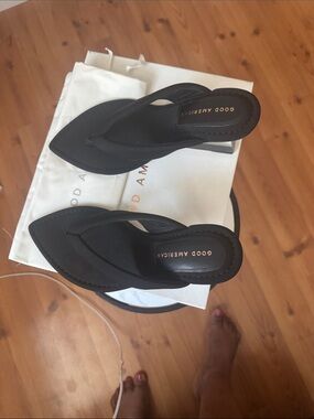 Good American Black Pointed Thong Sandal Heels